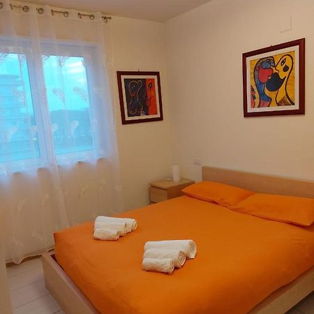 Casamare Alba Adriatica Frontemare Apartment Exterior photo
