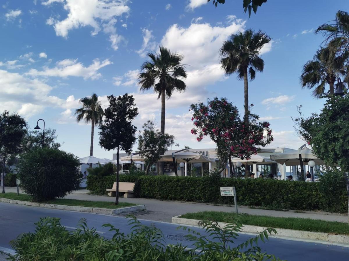 Casamare Alba Adriatica Frontemare Apartment Exterior photo