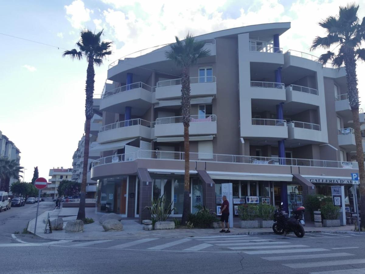 Casamare Alba Adriatica Frontemare Apartment Exterior photo