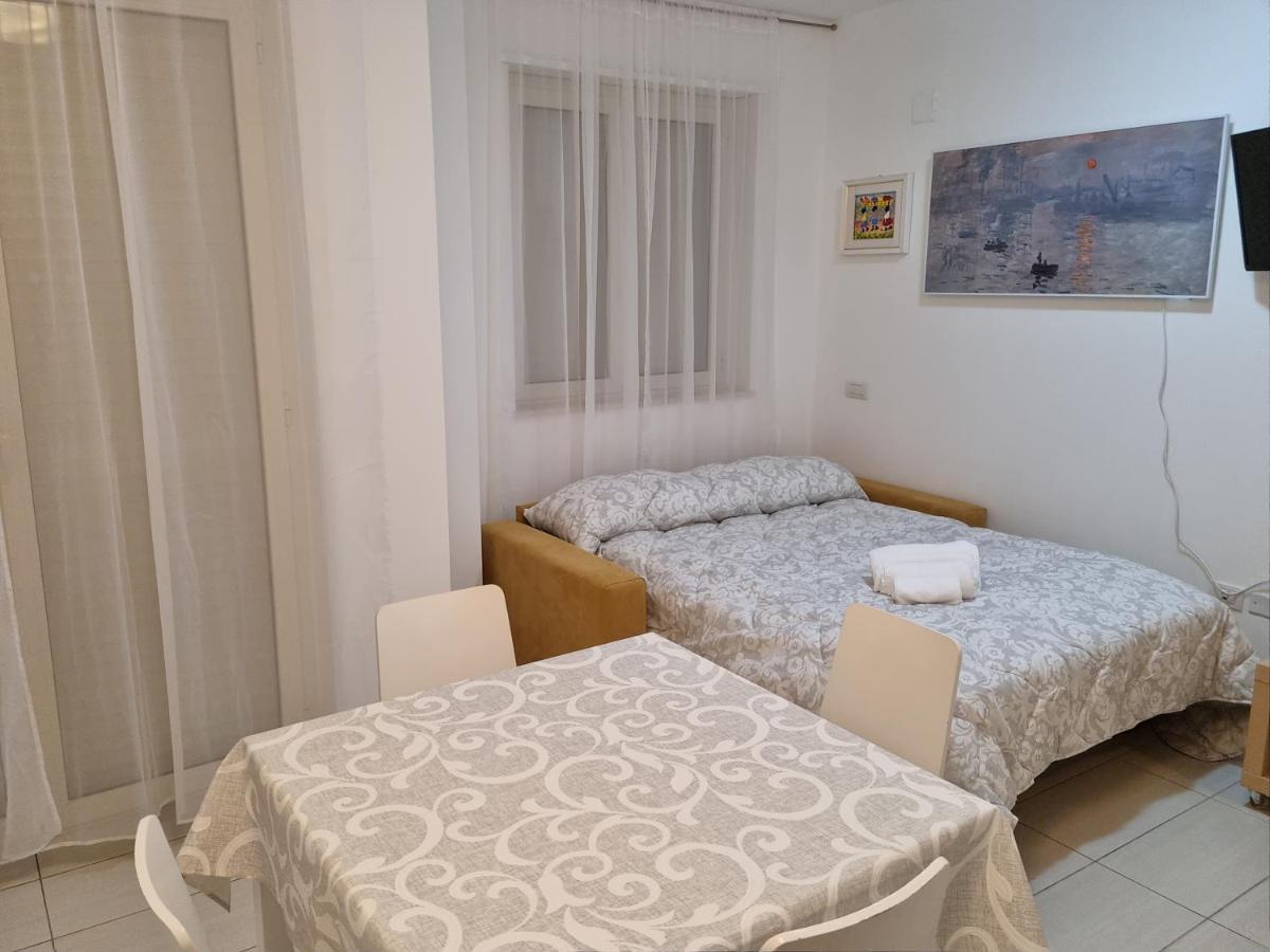 Casamare Alba Adriatica Frontemare Apartment Exterior photo