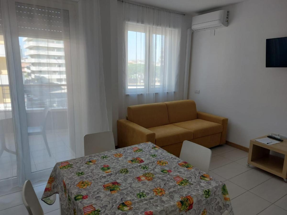Casamare Alba Adriatica Frontemare Apartment Exterior photo